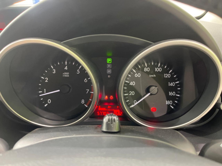 2012 Mazda Premacy DBA-CWEAW (UW-6a1f9a56c0a25)[9]