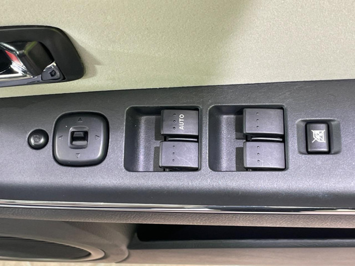 2011 Mazda Berisma DBA-DC5W (UW-6a1f9a598227a)[5]