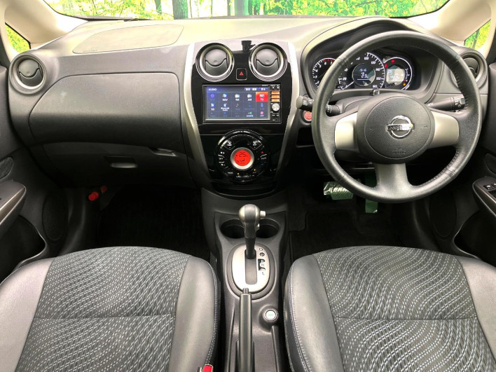 2013 Nissan Note DBA-E12 (UW-6a1f9a6074334)[12]