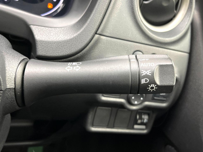 2013 Nissan Note DBA-E12 (UW-6a1f9a6074334)[14]