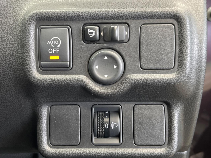 2014 Nissan Note DBA-E12 (UW-6a1f9a60cd948)[22]