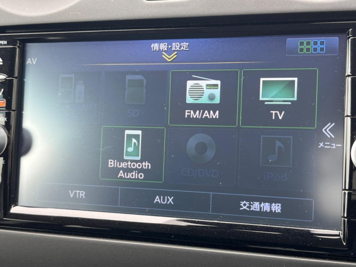 2016 Nissan Note DBA-E12 (UW-6a1f9a61cc677)[29]