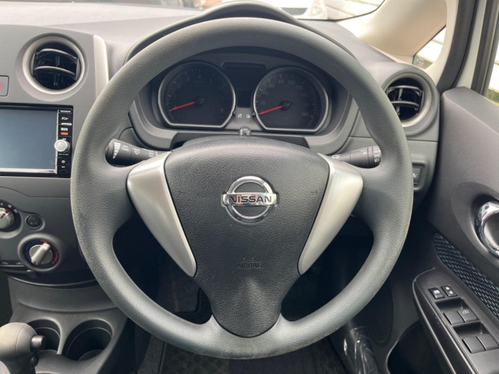 2016 Nissan Note DBA-E12 (UW-6a1f9a61cc677)[27]