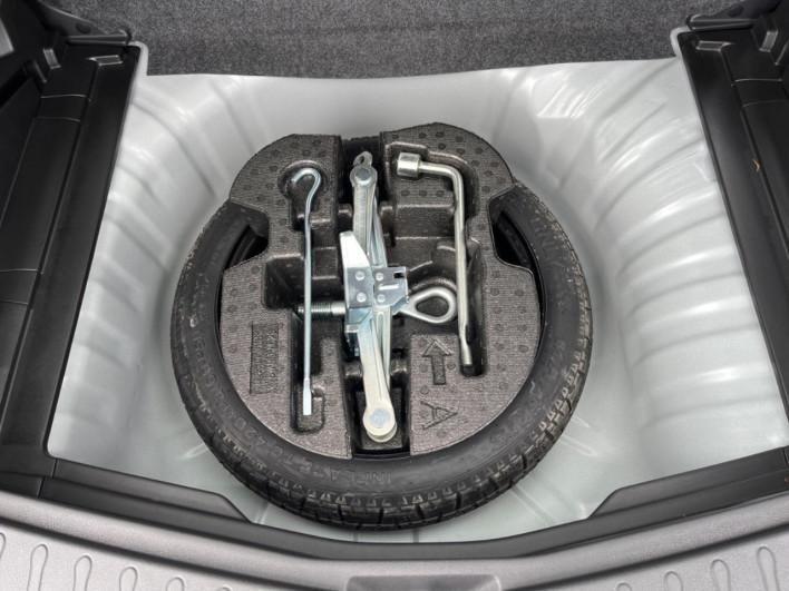 2016 Nissan Note DBA-E12 (UW-6a1f9a61cc677)[22]