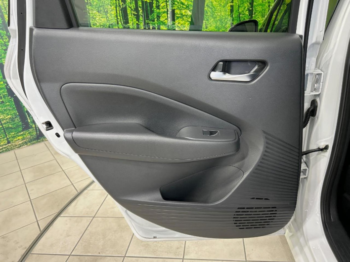 2021 Nissan Note 6AA-E13 (UW-6a1f9a66303ad)[26]