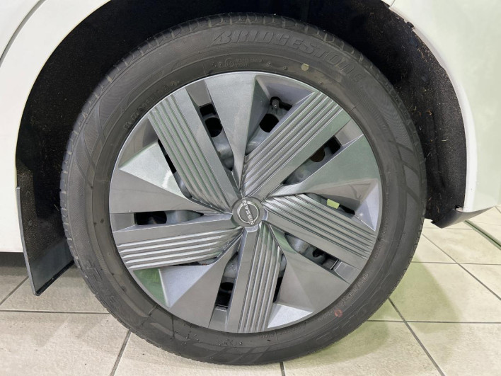 2021 Nissan Note 6AA-E13 (UW-6a1f9a66303ad)[11]
