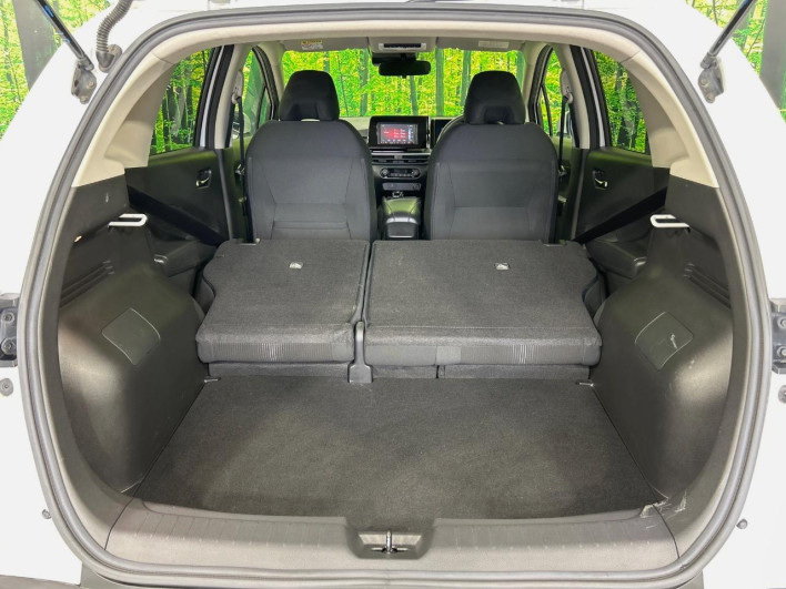 2021 Nissan Note 6AA-E13 (UW-6a1f9a66303ad)[21]