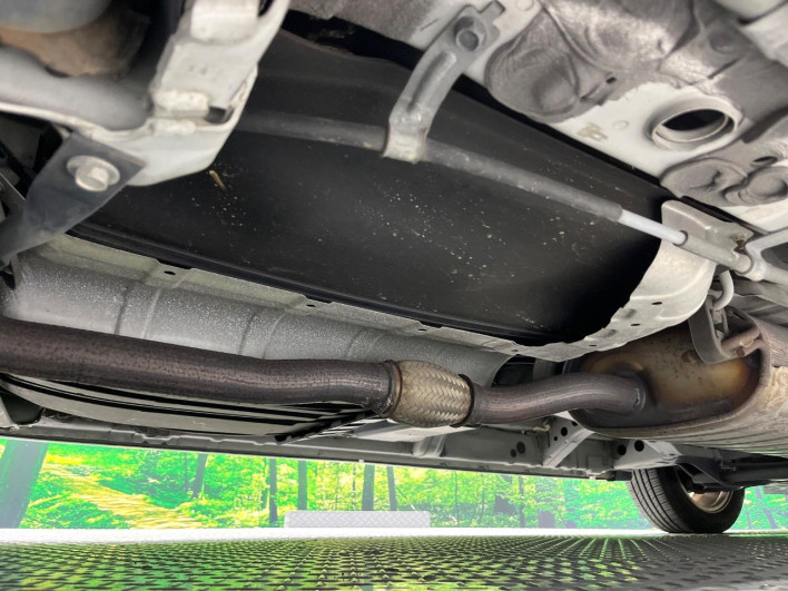 2012 Nissan Serena DBA-FC26 (UW-6a1f9a691c9f6)[20]