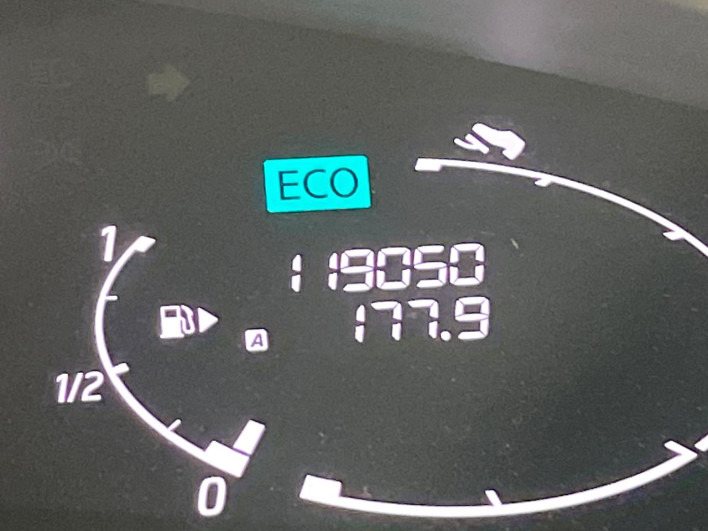 2012 Nissan Serena DBA-FC26 (UW-6a1f9a691c9f6)[2]