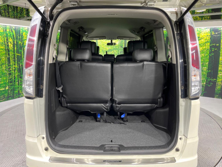2012 Nissan Serena DBA-FC26 (UW-6a1f9a691c9f6)[15]