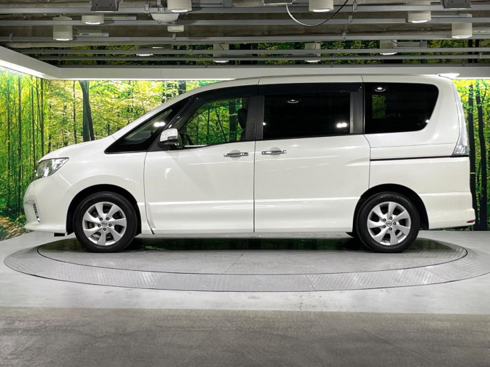 2012 Nissan Serena DBA-FC26 (UW-6a1f9a691c9f6)[12]