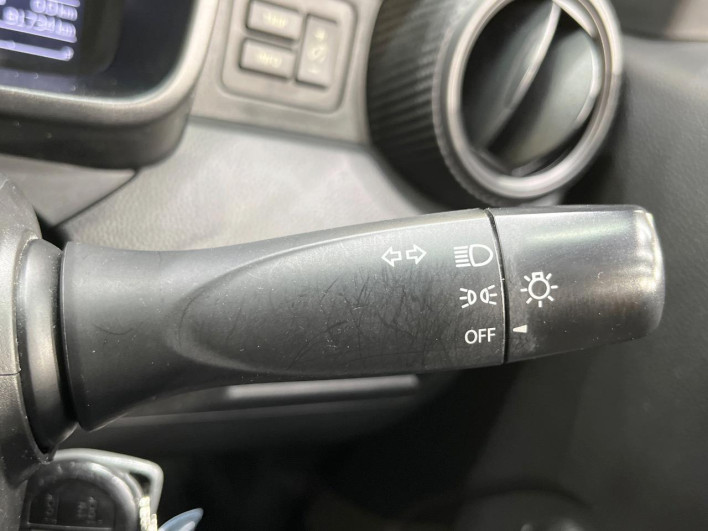 2016 Suzuki Ignis DAA-FF21S (UW-6a1f9a6e0f4d3)[18]