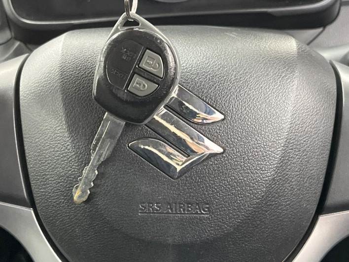 2016 Suzuki Ignis DAA-FF21S (UW-6a1f9a6e0f4d3)[13]