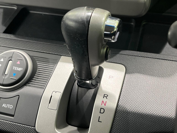 2011 Honda Freed DBA-GB3 (UW-6a1f9a70aa415)[10]