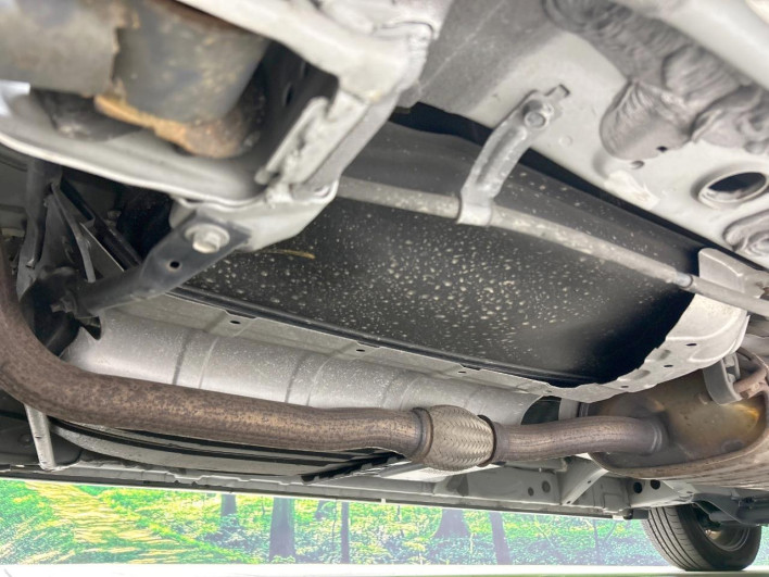 2017 Nissan Serena DAA-GFC27 (UW-6a1f9a7851073)[27]