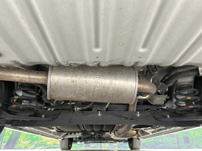 2017 Nissan Serena DAA-GFC27 (UW-6a1f9a7851073)[28]