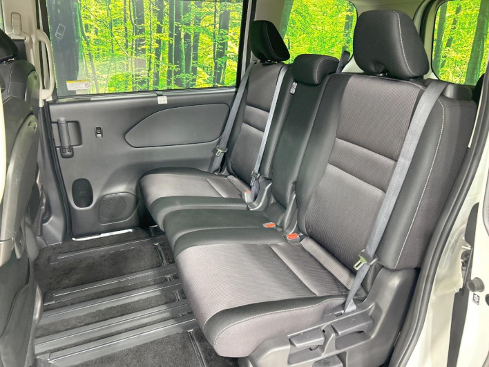 2017 Nissan Serena DAA-GFC27 (UW-6a1f9a7851073)[20]