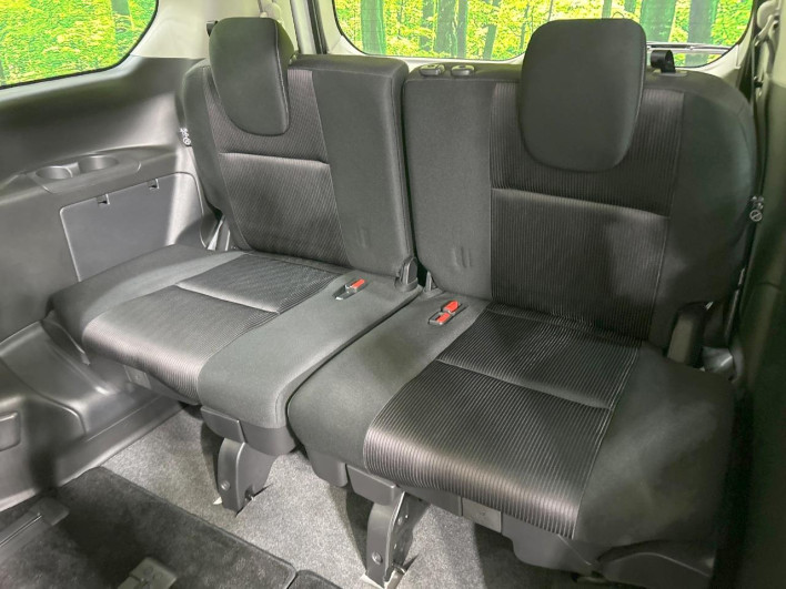 2017 Nissan Serena DAA-GFC27 (UW-6a1f9a7851073)[21]