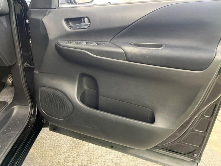 2016 Nissan Serena DAA-GFNC27 (UW-6a1f9a7ecf3bd)[11]