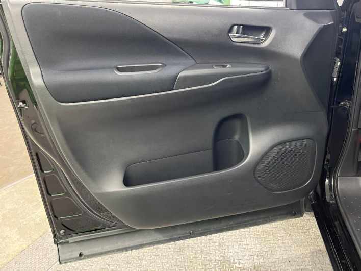 2016 Nissan Serena DAA-GFNC27 (UW-6a1f9a7ecf3bd)[14]