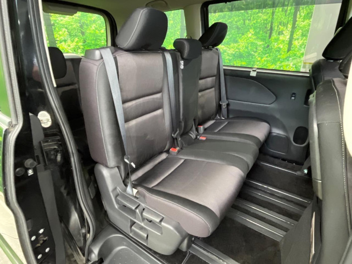 2016 Nissan Serena DAA-GFNC27 (UW-6a1f9a7ecf3bd)[13]