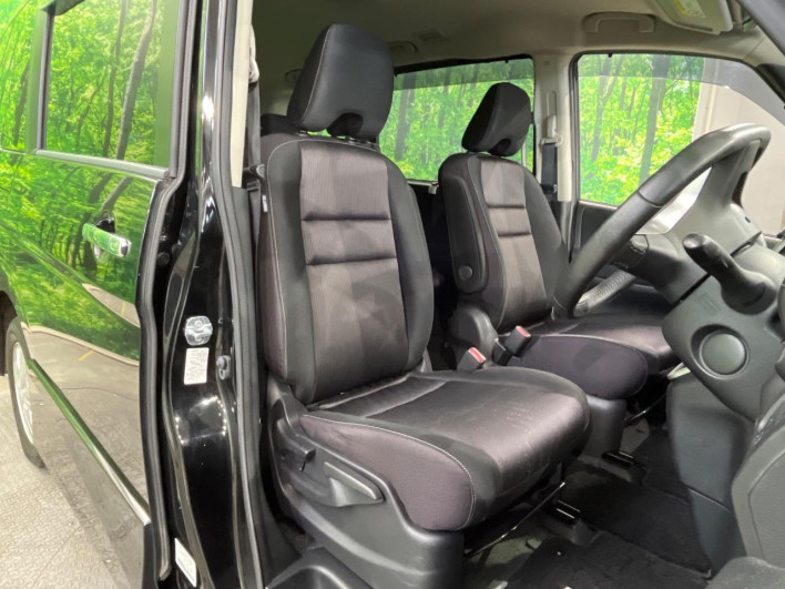 2016 Nissan Serena DAA-GFNC27 (UW-6a1f9a7ecf3bd)[12]