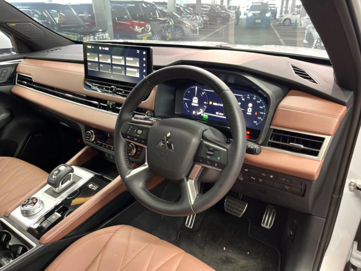 2024 Mitsubishi OUTLANDER PHEV 5LA-GN0W (UW-6a1f9a81d9c80)[6]