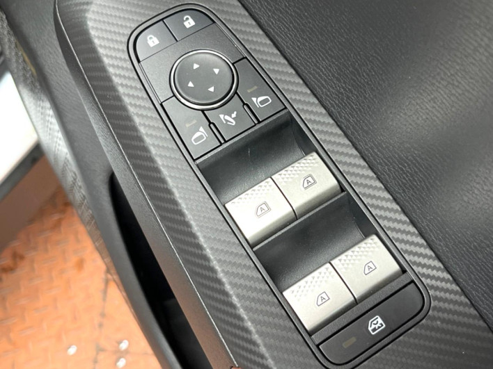 2024 Mitsubishi OUTLANDER PHEV 5LA-GN0W (UW-6a1f9a81d9c80)[28]