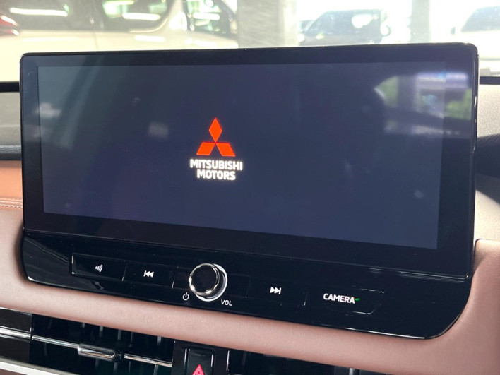 2024 Mitsubishi OUTLANDER PHEV 5LA-GN0W (UW-6a1f9a81d9c80)[4]