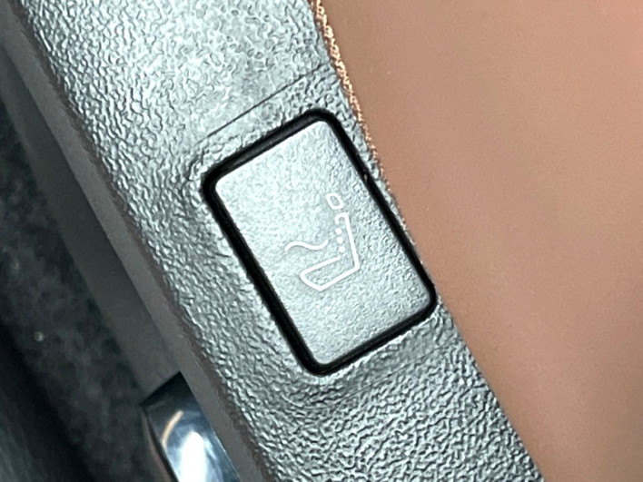 2024 Mitsubishi OUTLANDER PHEV 5LA-GN0W (UW-6a1f9a81d9c80)[16]