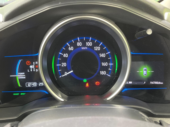 2015 Honda Fit Hybrid DAA-GP6 (UW-6a1f9a8316abf)[18]