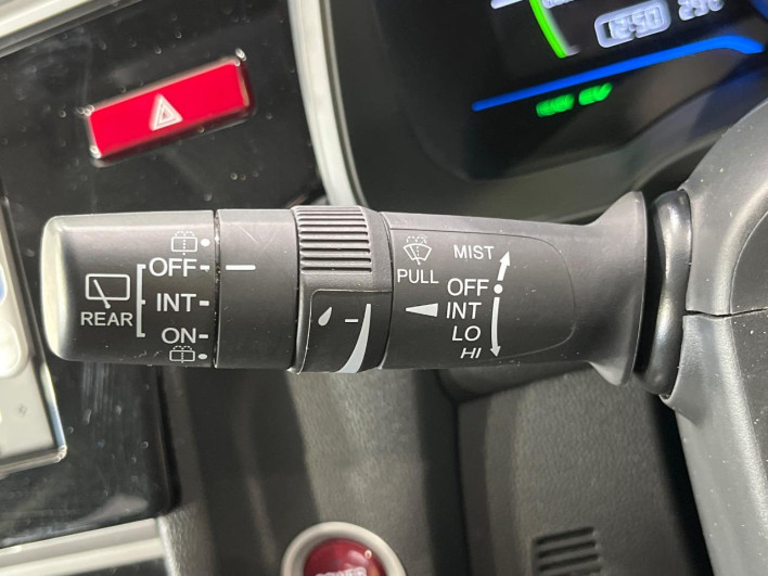 2015 Honda Fit Hybrid DAA-GP6 (UW-6a1f9a8316abf)[23]