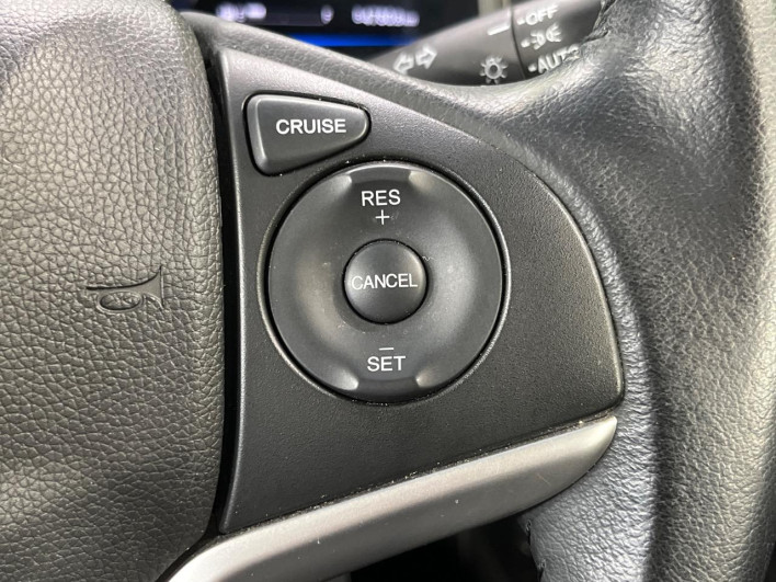 2015 Honda Fit Hybrid DAA-GP6 (UW-6a1f9a8316abf)[19]