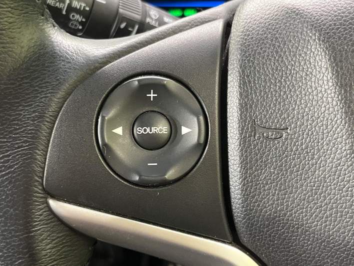 2015 Honda Fit Hybrid DAA-GP6 (UW-6a1f9a8316abf)[20]