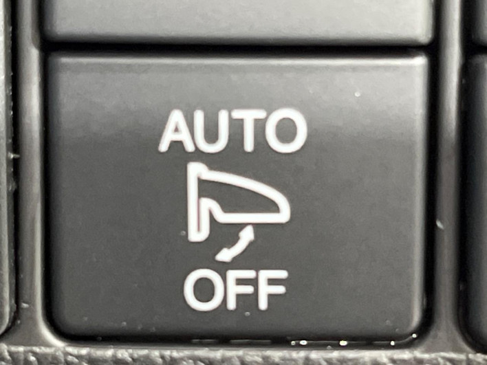 2015 Honda Fit Hybrid DAA-GP6 (UW-6a1f9a8316abf)[17]