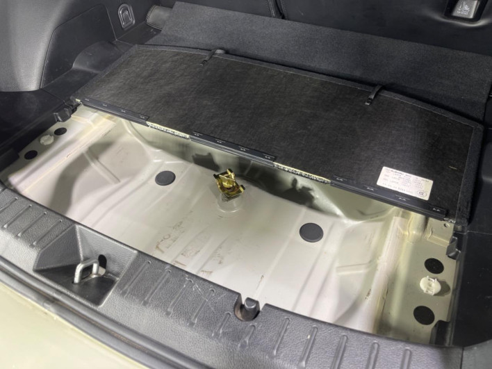 2013 Subaru XV DBA-GP7 (UW-6a1f9a83918d7)[16]