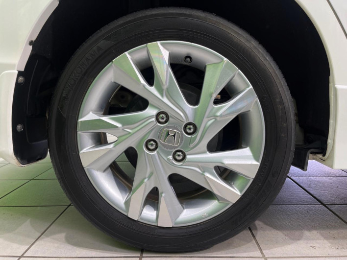 2015 Honda SHUTTLE DAA-GP8 (UW-6a1f9a854841a)[11]