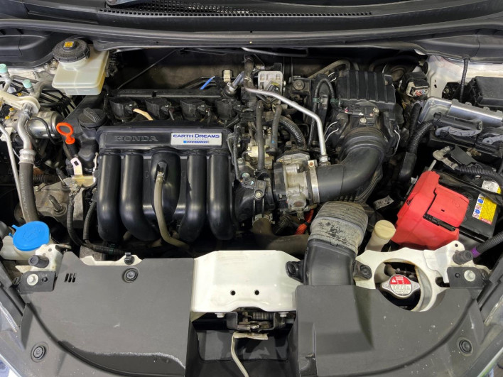 2015 Honda SHUTTLE DAA-GP8 (UW-6a1f9a854841a)[4]