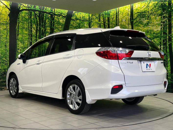2015 Honda SHUTTLE DAA-GP8 (UW-6a1f9a854841a)[19]