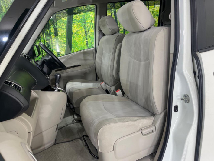 2012 Nissan Serena DAA-HC26 (UW-6a1f9a9091701)[22]