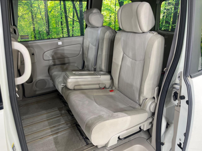 2012 Nissan Serena DAA-HC26 (UW-6a1f9a9091701)[23]