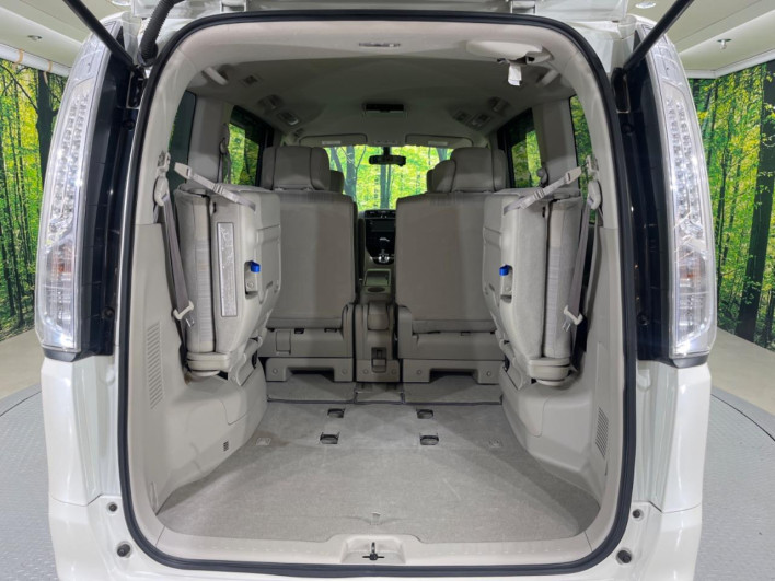 2012 Nissan Serena DAA-HC26 (UW-6a1f9a9091701)[28]