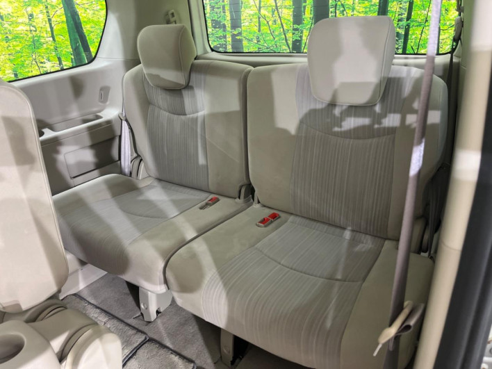 2012 Nissan Serena DAA-HC26 (UW-6a1f9a9091701)[24]