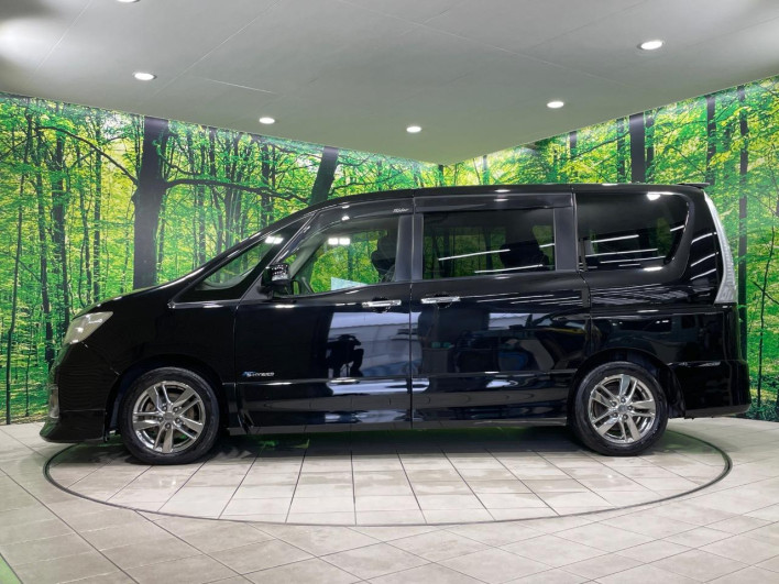 2013 Nissan Serena DAA-HC26 (UW-6a1f9a915130b)[26]