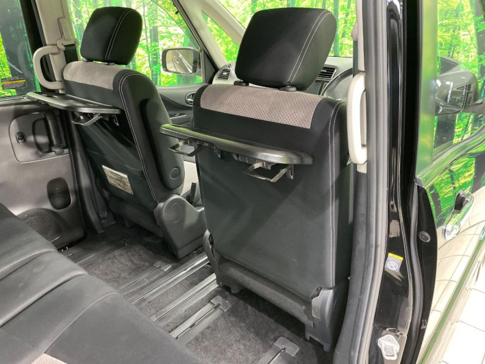 2013 Nissan Serena DAA-HC26 (UW-6a1f9a915130b)[19]