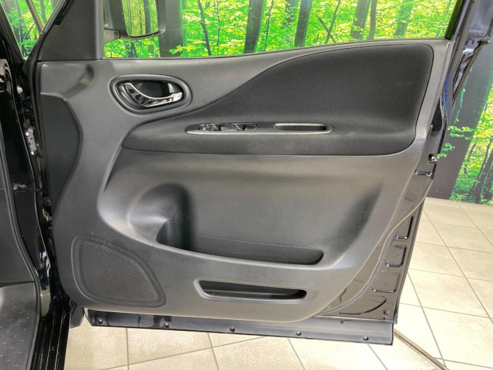 2013 Nissan Serena DAA-HC26 (UW-6a1f9a915130b)[22]