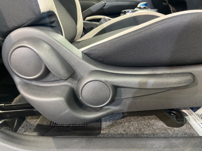 2019 Nissan Note DAA-HE12 (UW-6a1f9a94894db)[29]