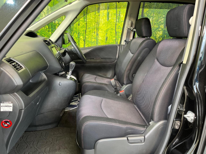 2013 Nissan Serena DAA-HFC26 (UW-6a1f9a99e00ea)[29]