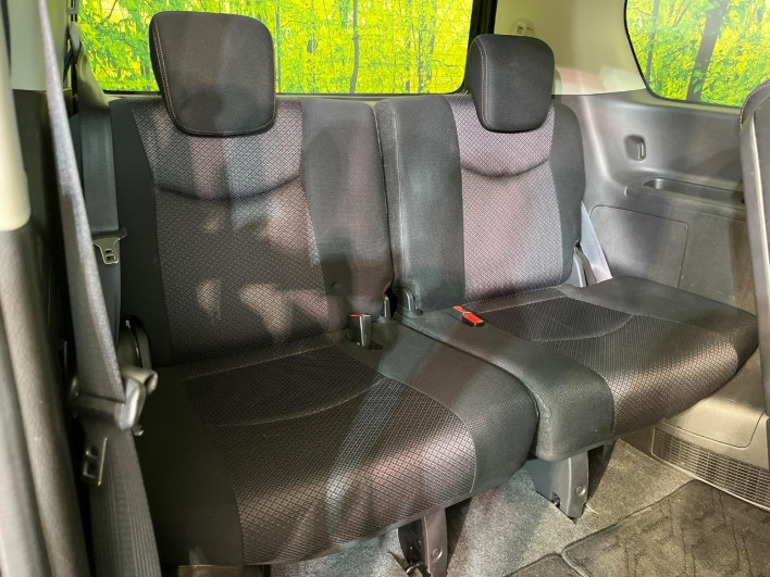 2013 Nissan Serena DAA-HFC26 (UW-6a1f9a99e00ea)[26]