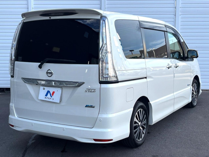 2014 Nissan Serena DAA-HFC26 (UW-6a1f9a9a1eb14)[27]